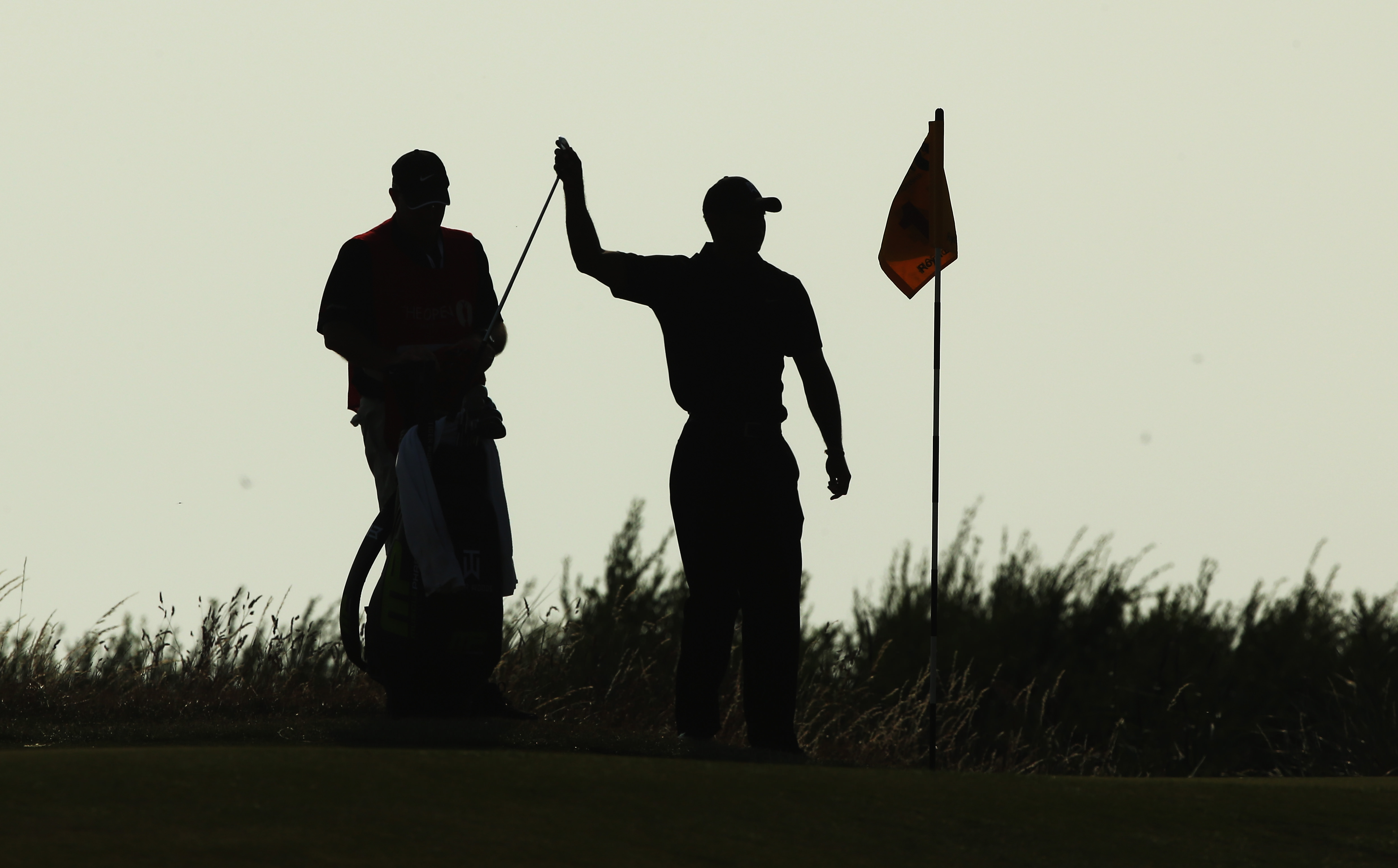 FRIDAY_The_unmistakable_silhouette_of_Tiger_Woods(1).jpg